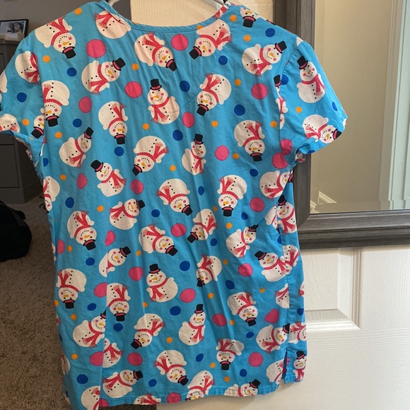 Snowman scrub top - Picture 2 of 2